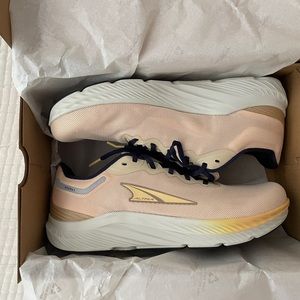 Women’s Altra Rivera 3 Size 10